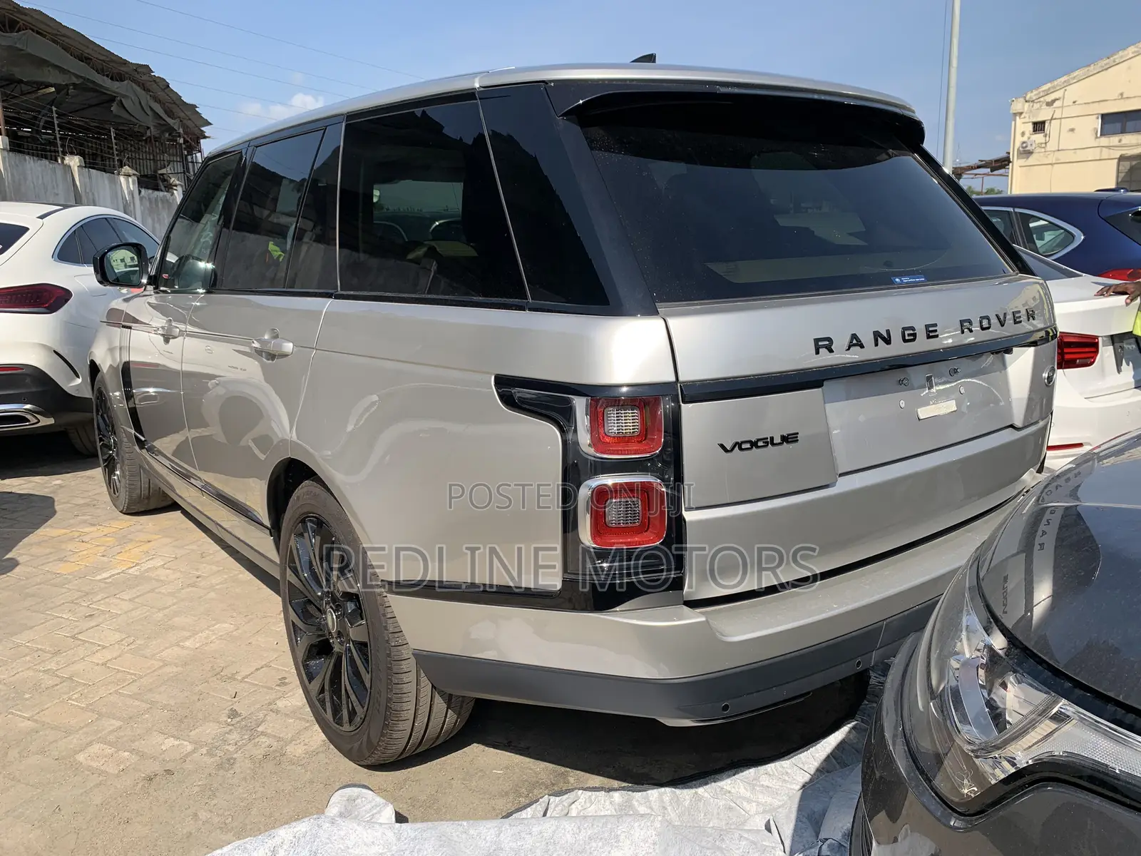 Land Rover Range Rover Vogue 2019 Gold