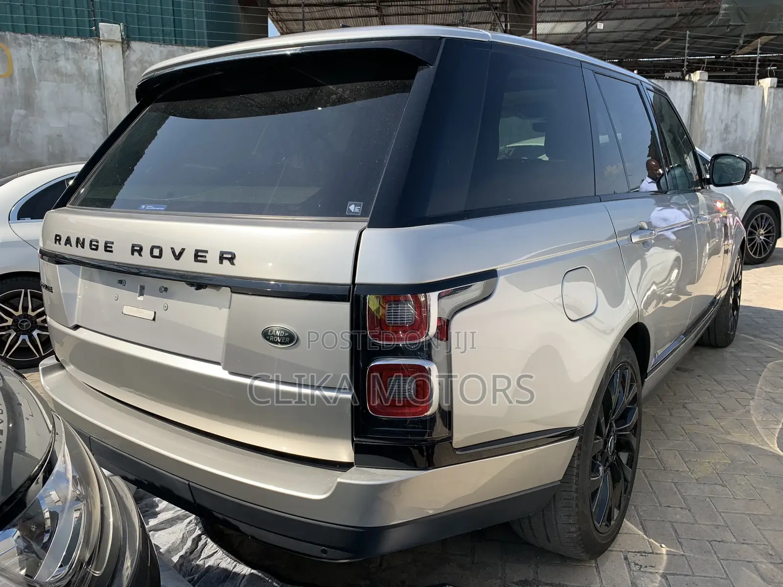 Land Rover Range Rover Vogue 2019 Gold