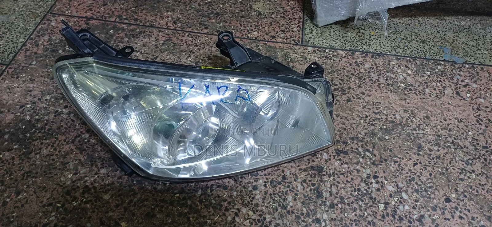 Rav 4 AC36 Xenon Headlight