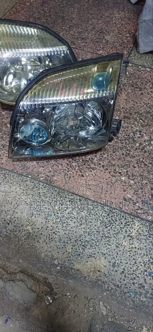 Nissan Xtrail NT30 Xenon Headlight