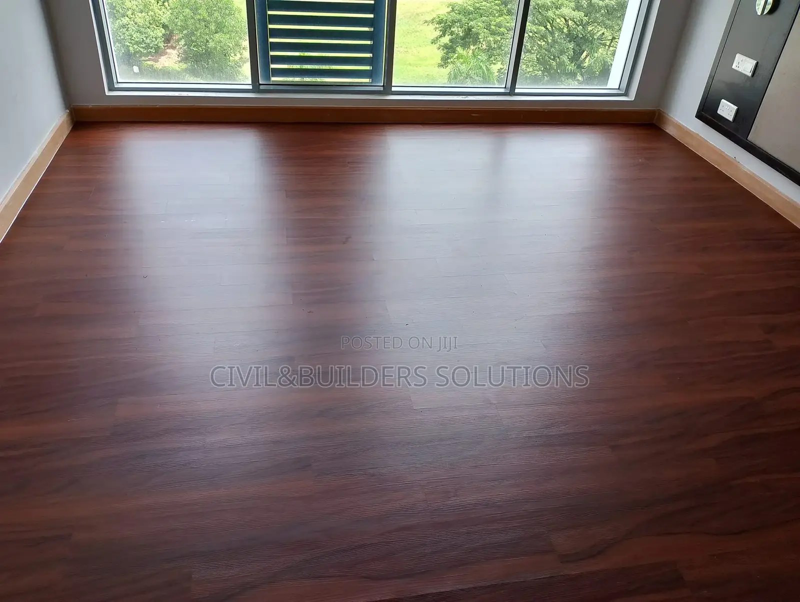 Vinyl Plank Flooring Tile (L.V.T