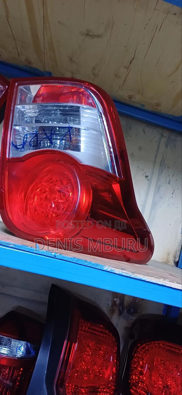 Toyota Fielder 2010 Taillight - thumbnail 2