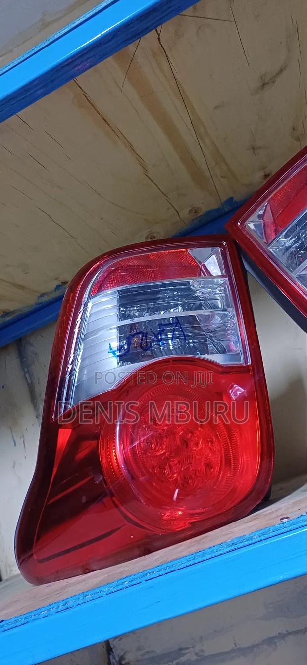 Toyota Fielder 2010 Taillight - thumbnail 3