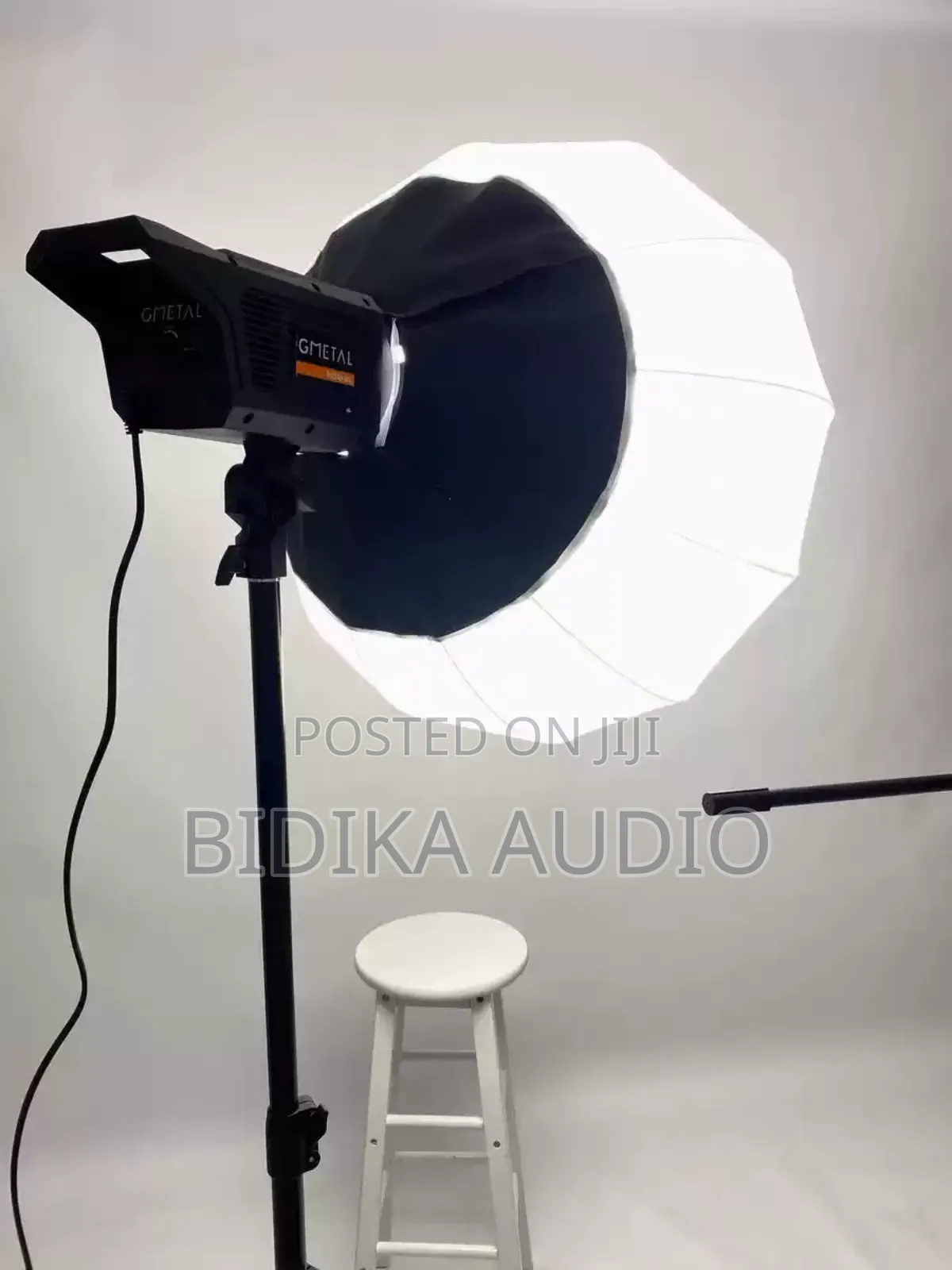 90 CM Softbox With 400W LED Bulb Modifier