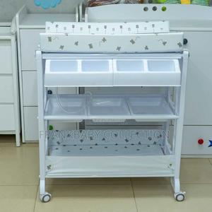 Baby Changing Station - thumbnail 2