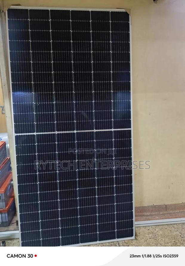 Solar Panel, 550 Watts - main view
