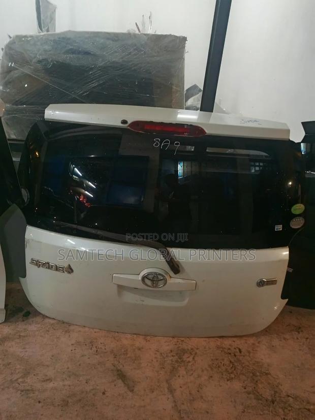 High Quality Toyota Spade Boot