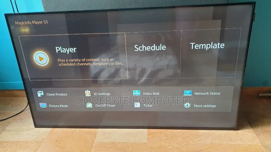 Samsung 65” UHD Smart Signage QBB Series