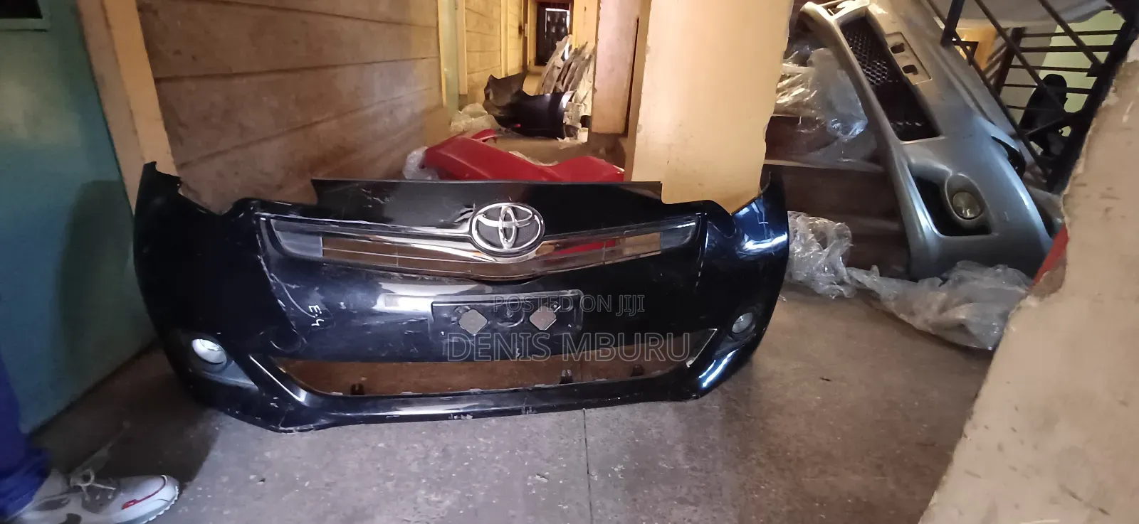 Toyota Ractis 2012