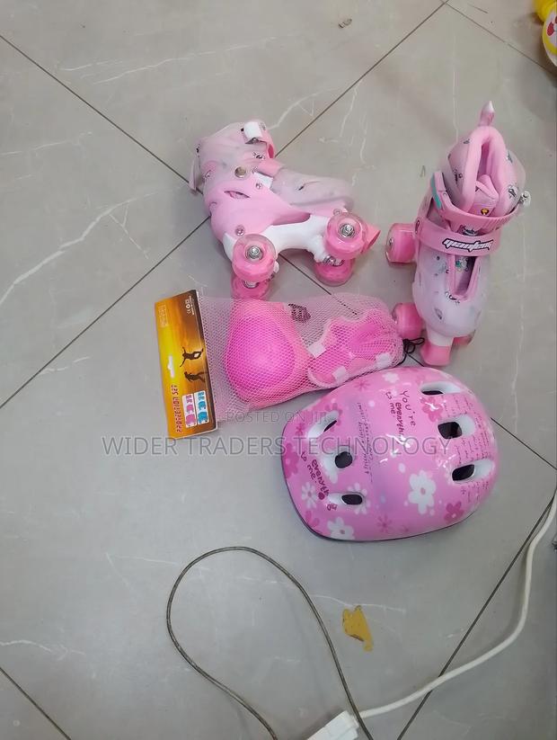 *= Quad Roller Skates With Hard Helmet/ Gears