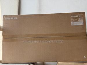 Samsung Viewfinity S7 UHD Monitor - thumbnail 2