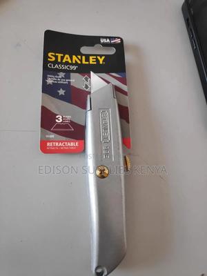Stanley Utility Knives Classic 99 Retractable + 3 Blades - thumbnail 2