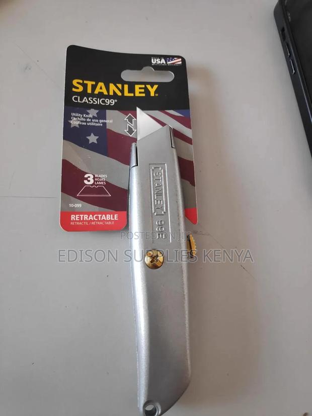 Stanley Utility Knives Classic 99 Retractable + 3 Blades - main view