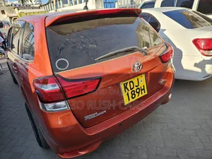 Toyota Corolla Fielder 2015 Orange