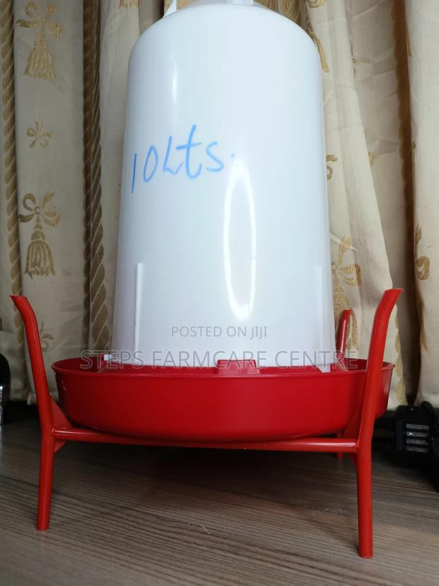 10 LTR Chicken Drinkers With Firm Stand