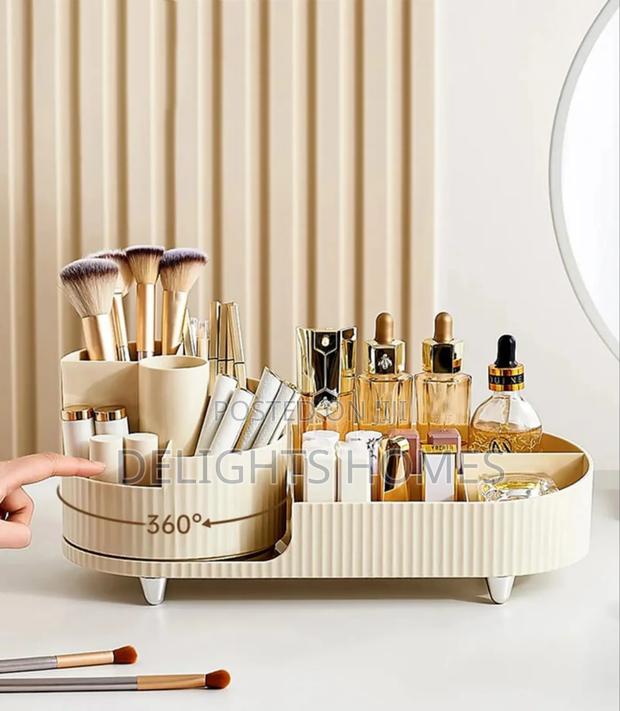 *Rotatable Cosmetic Storage Box _Arv