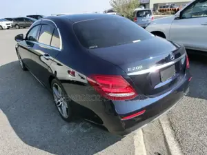 Mercedes-Benz E200 2019 Blue