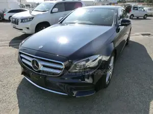 Mercedes-Benz E200 2019 Blue