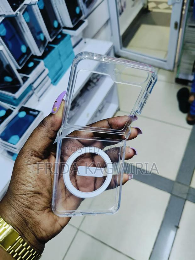 Clear Magsafe Back Case For Samsung Flip 6 - thumbnail 3
