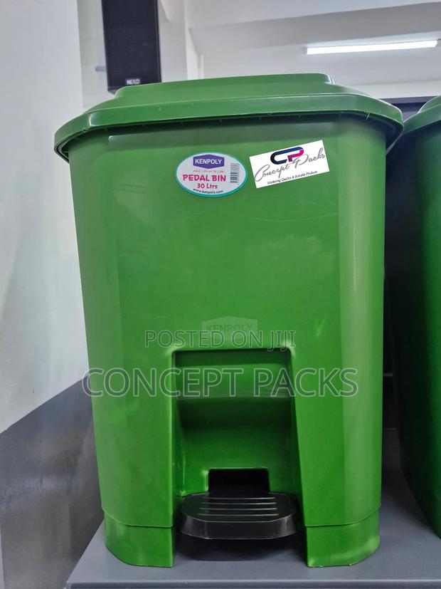 30l Plastic Pedal Dust Bin. - thumbnail 2