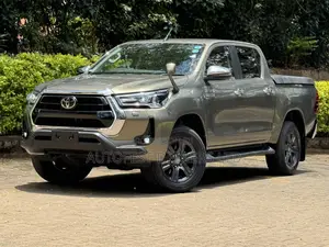Toyota Hilux 2020 Green
