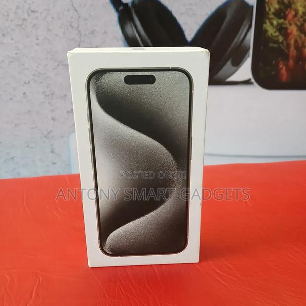 New Apple iPhone 15 Pro Max 256 GB Black - main view