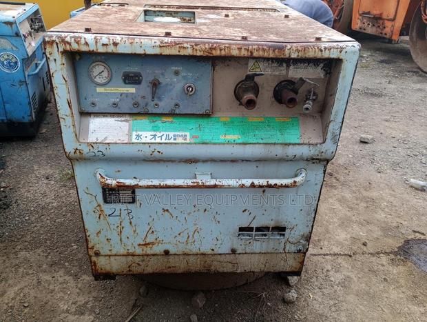 Quality Denyo DPS - 70SPB Air Compressor Ex- Japan - thumbnail 4