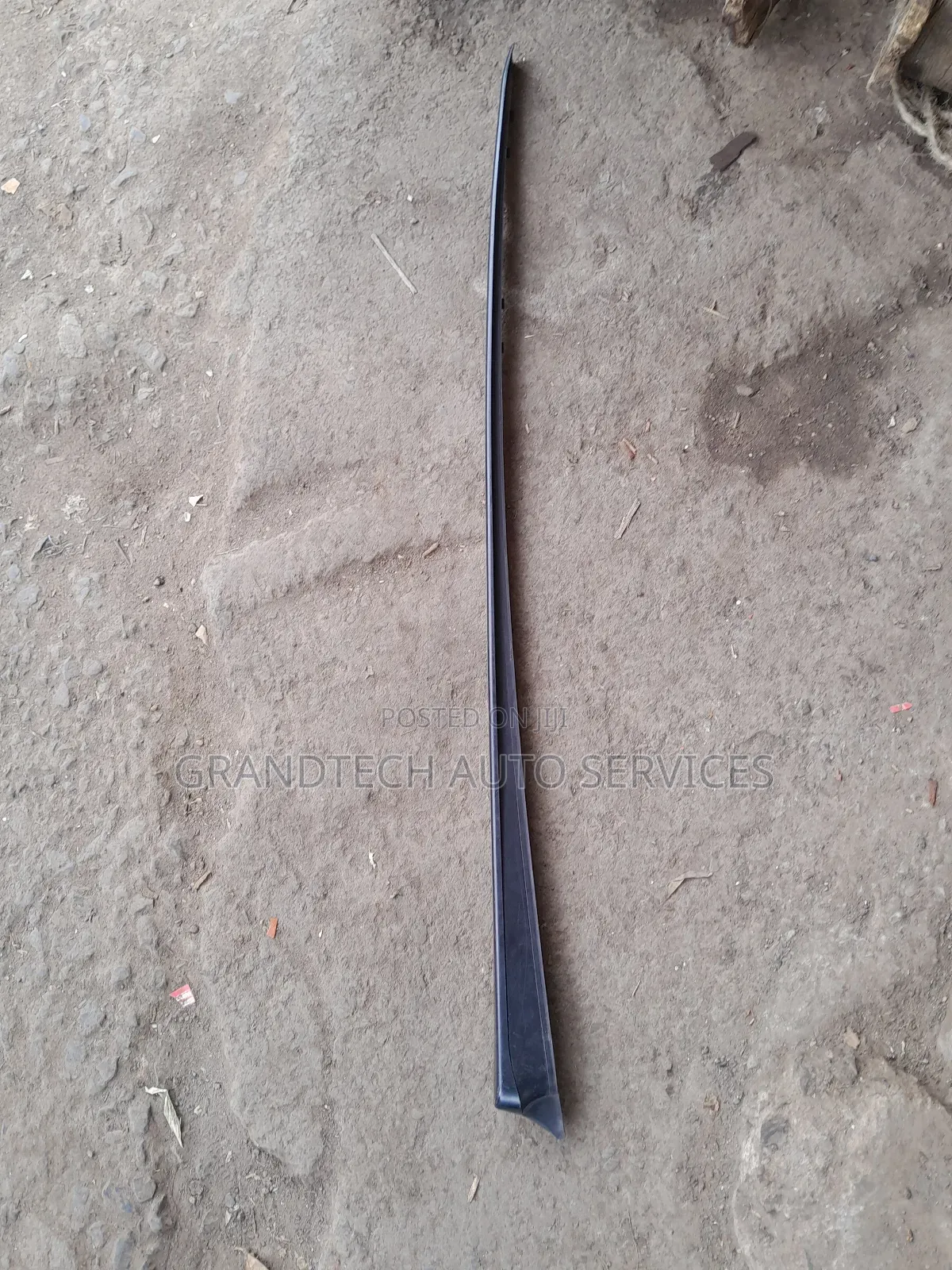 Honda Fit Windscreen Moulding