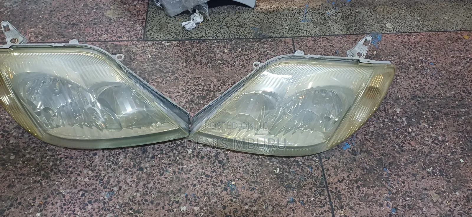 Fielder 2002 Headlight