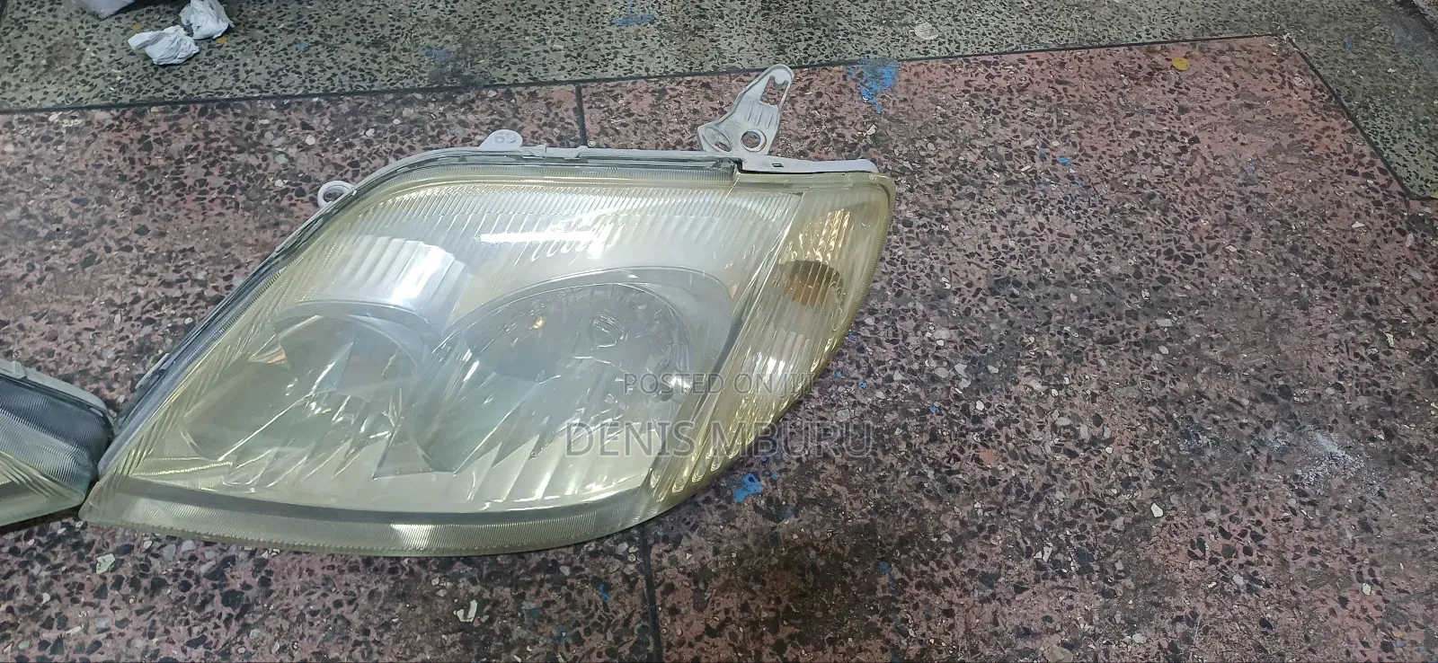 Fielder 2002 Headlight