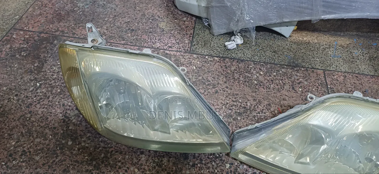 Fielder 2002 Headlight