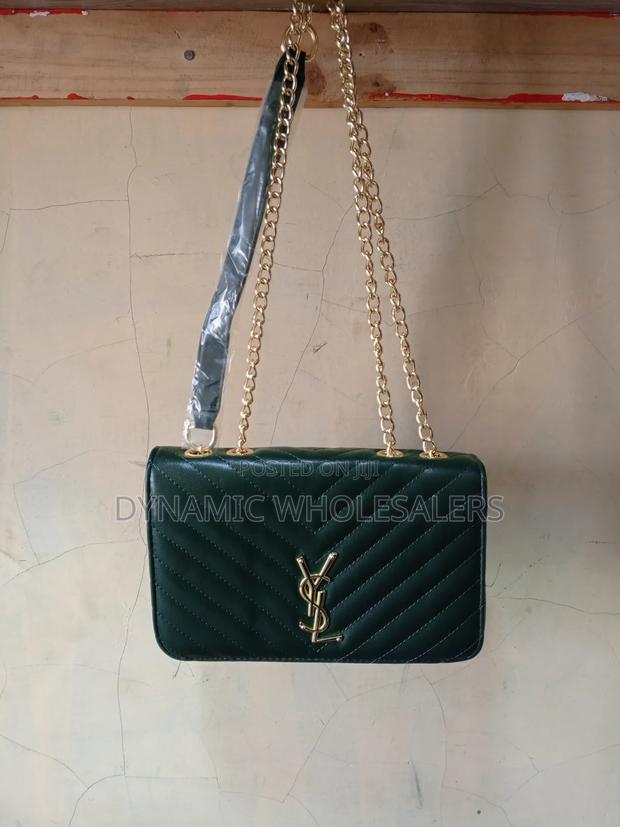 Classic Fashion Lady Simple Shoulder v-Shaped Chain Bag - thumbnail 3