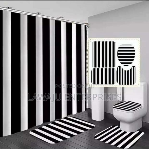 4pc Black and White 3D Shower Curtains