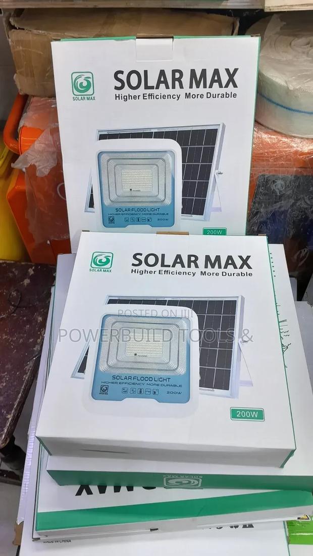 100W Solar Security Flood Light - thumbnail 2
