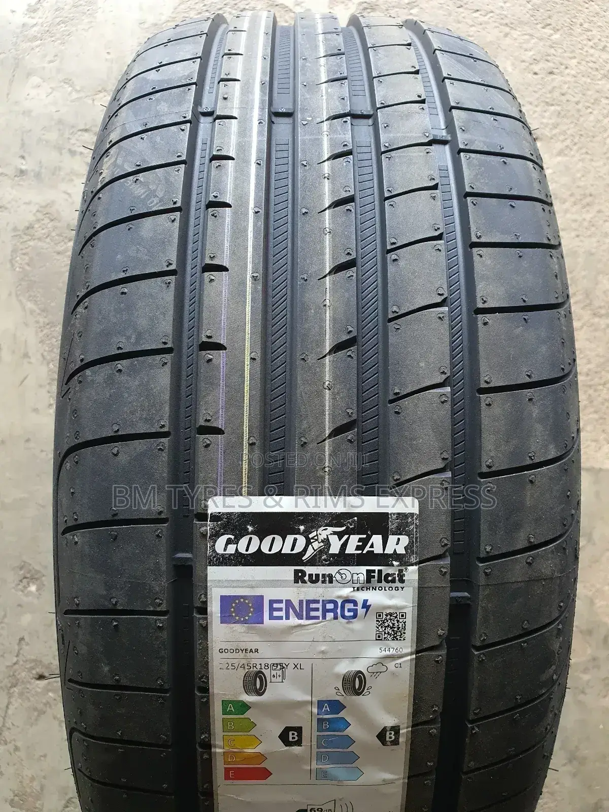225 /45 R18 Goodyear