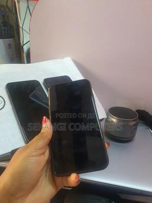 Apple iPhone XR 128 GB Black - main view