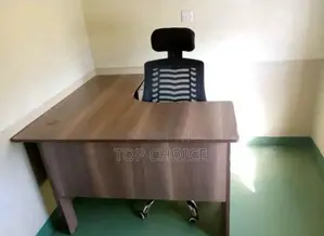 Headrest Office Chair and Blown Desk