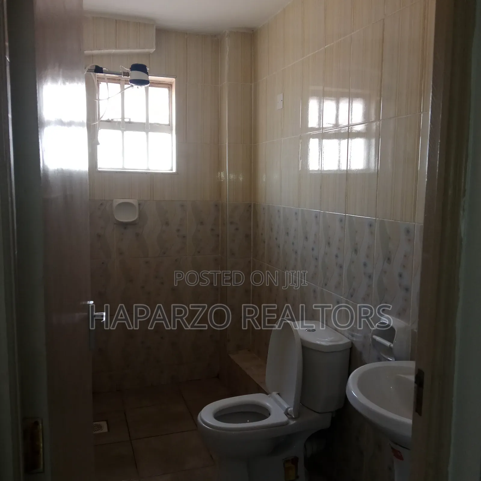 2bdrm Apartment in Three Unit Complex for rent