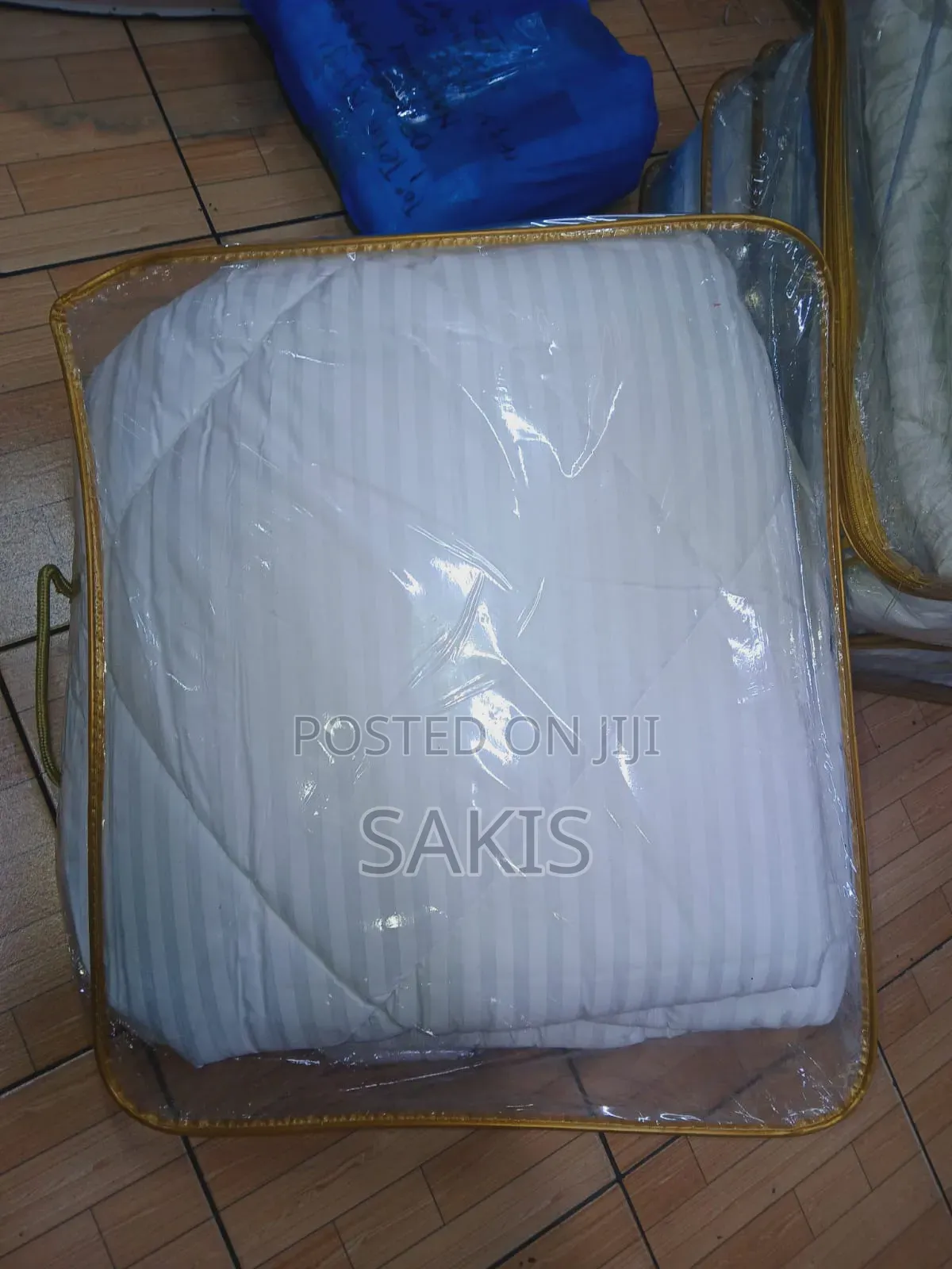 6 X 7 White Duvet Sets! Free Delivery