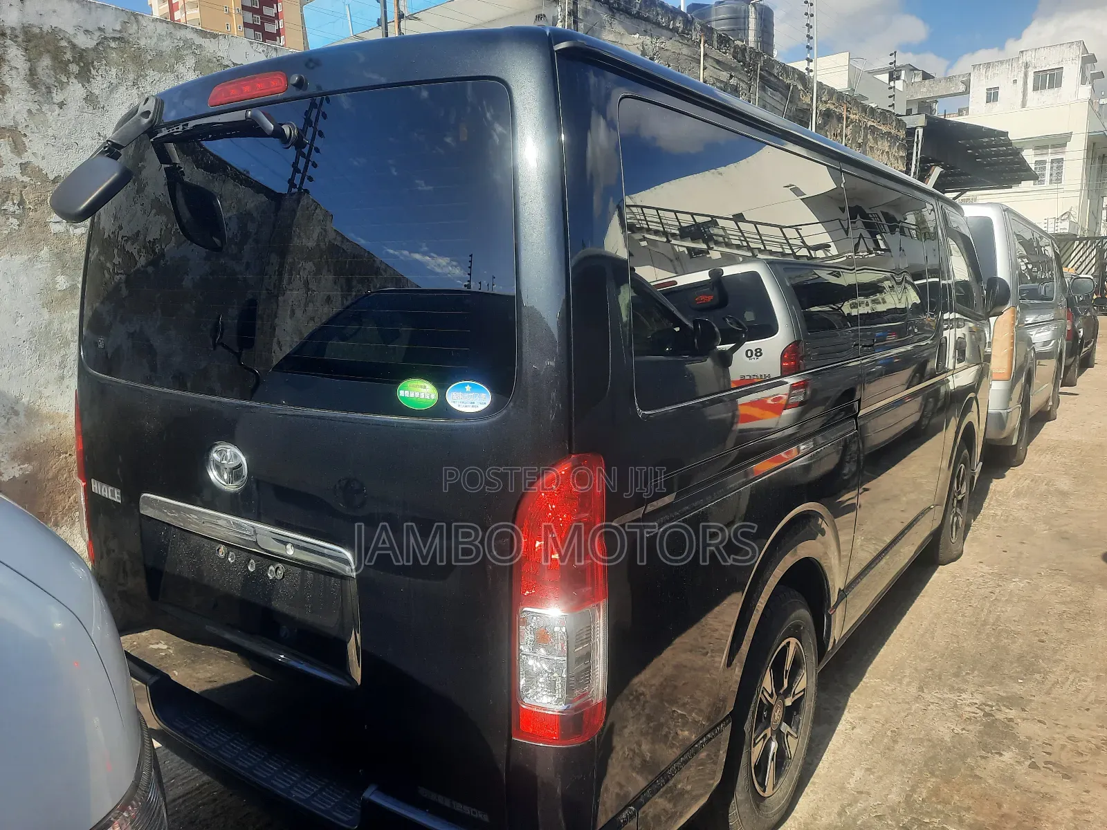 Toyota HiAce 2017 Black