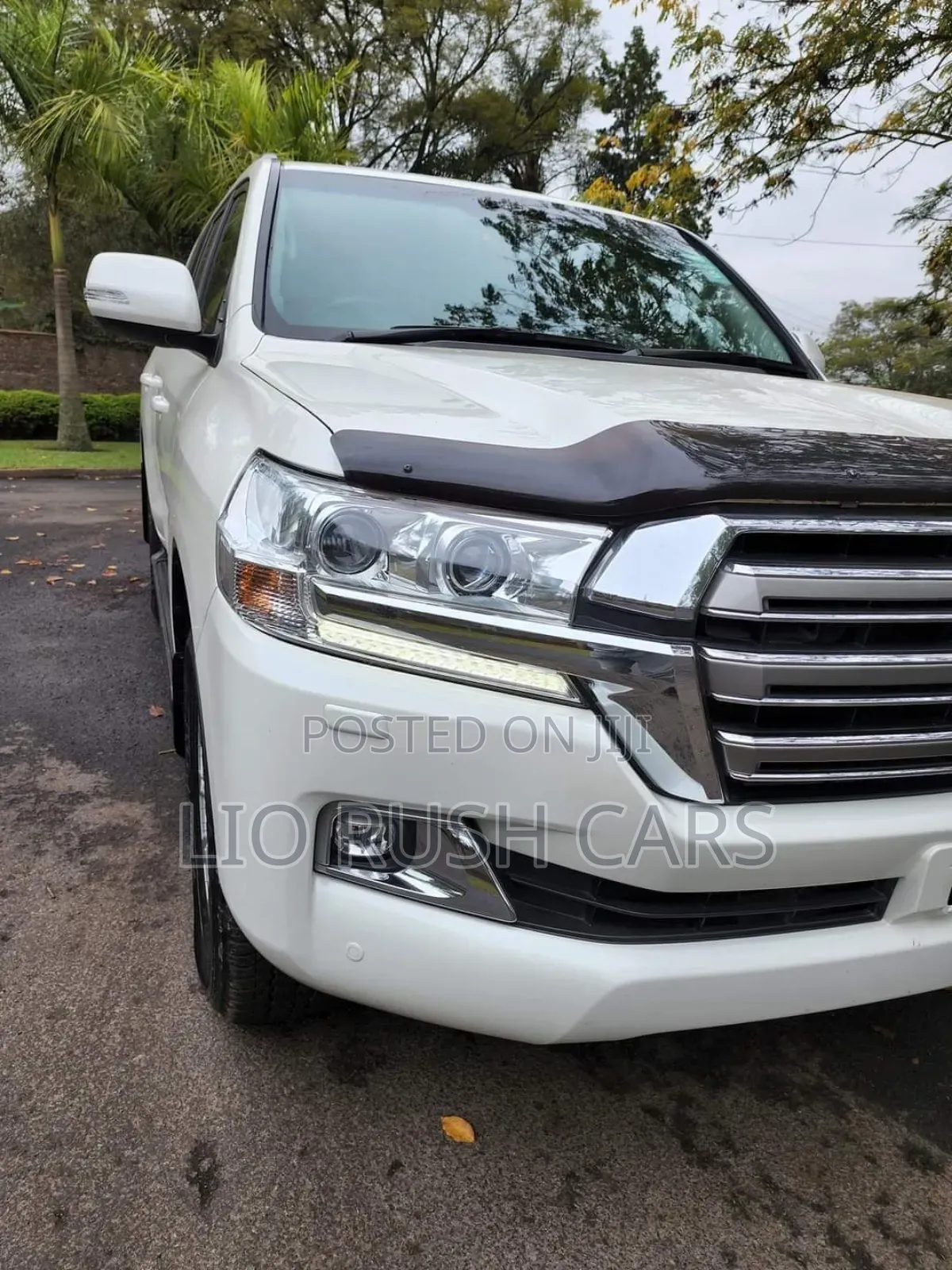 Toyota Land Cruiser 2017 White