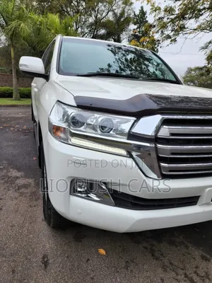 Toyota Land Cruiser 2017 White