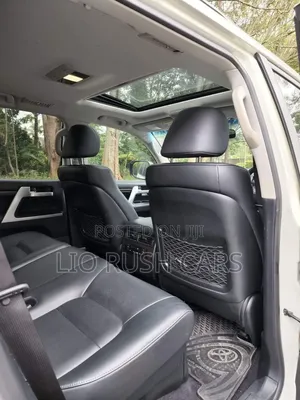 Toyota Land Cruiser 2017 White
