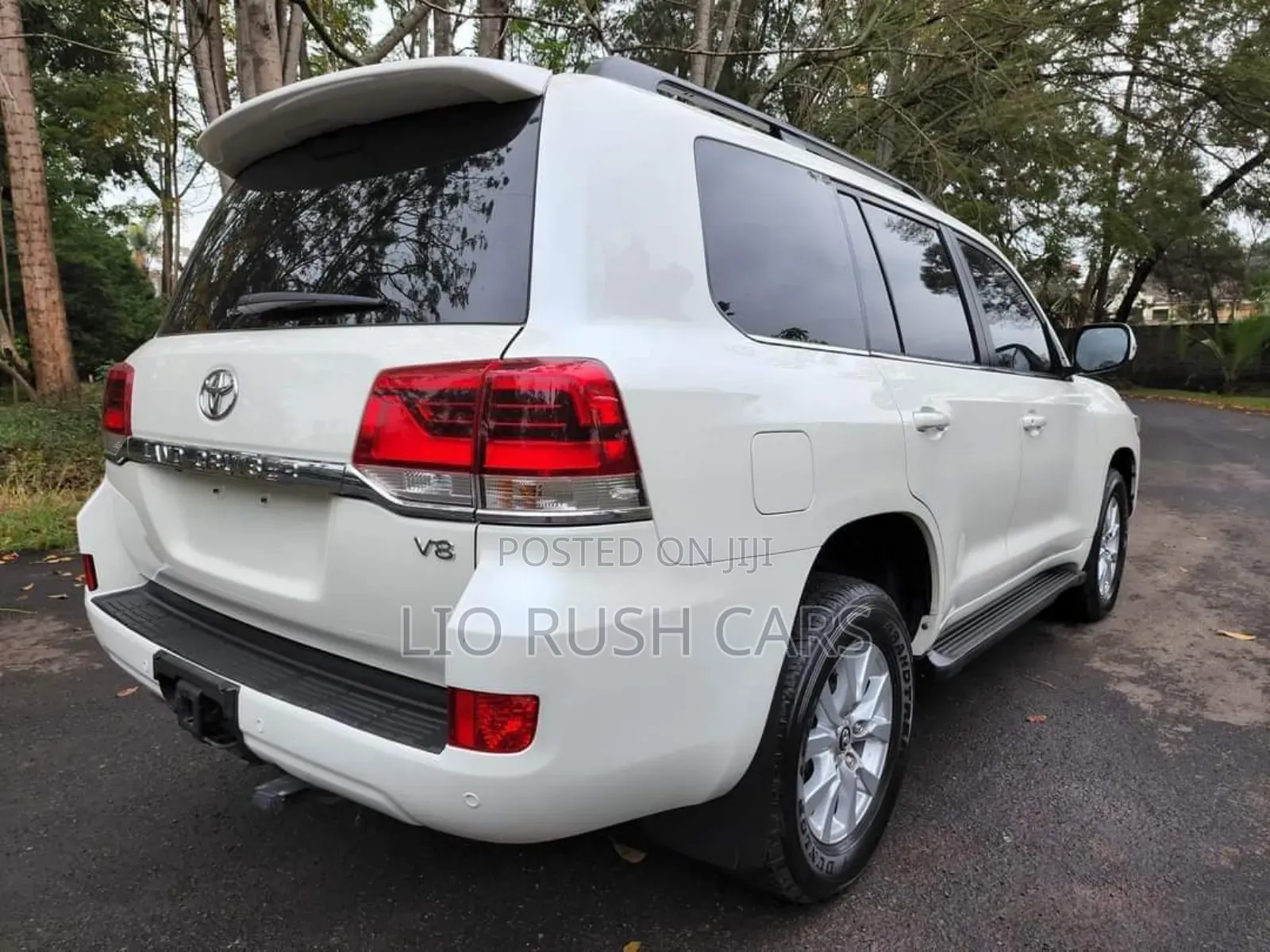 Toyota Land Cruiser 2017 White
