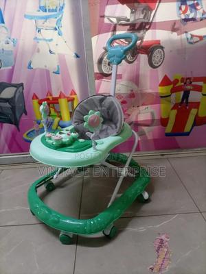 Baby Walker With a Pusher - thumbnail 2