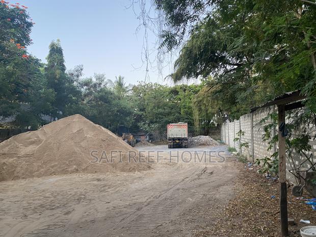 1/4 of an Acre for Sale 49M Along Links Road - thumbnail 5