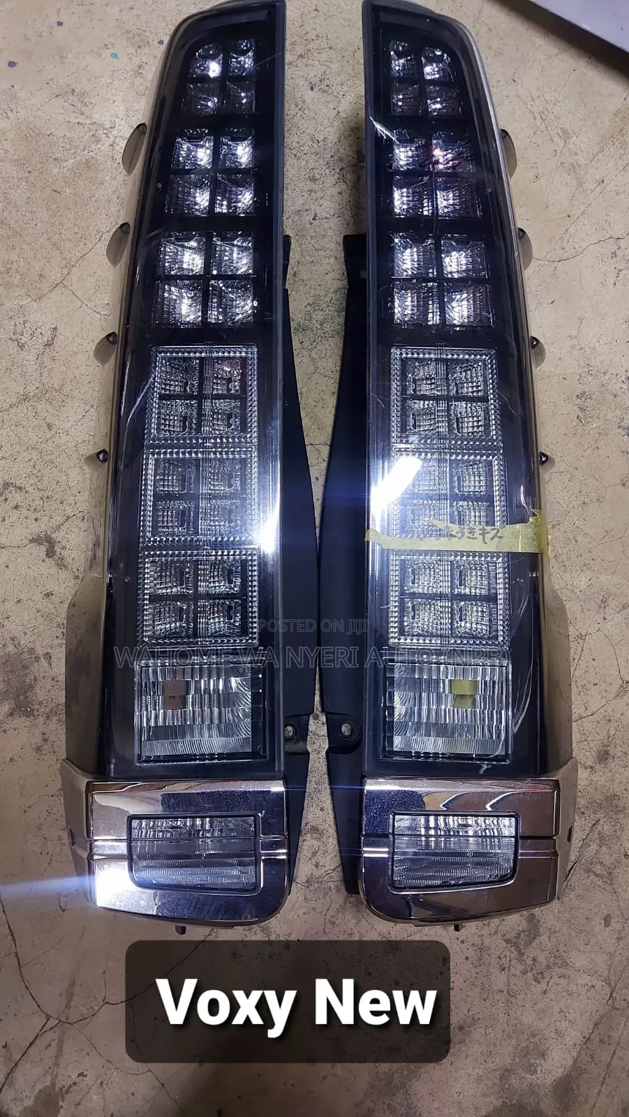 Voxy Headlight