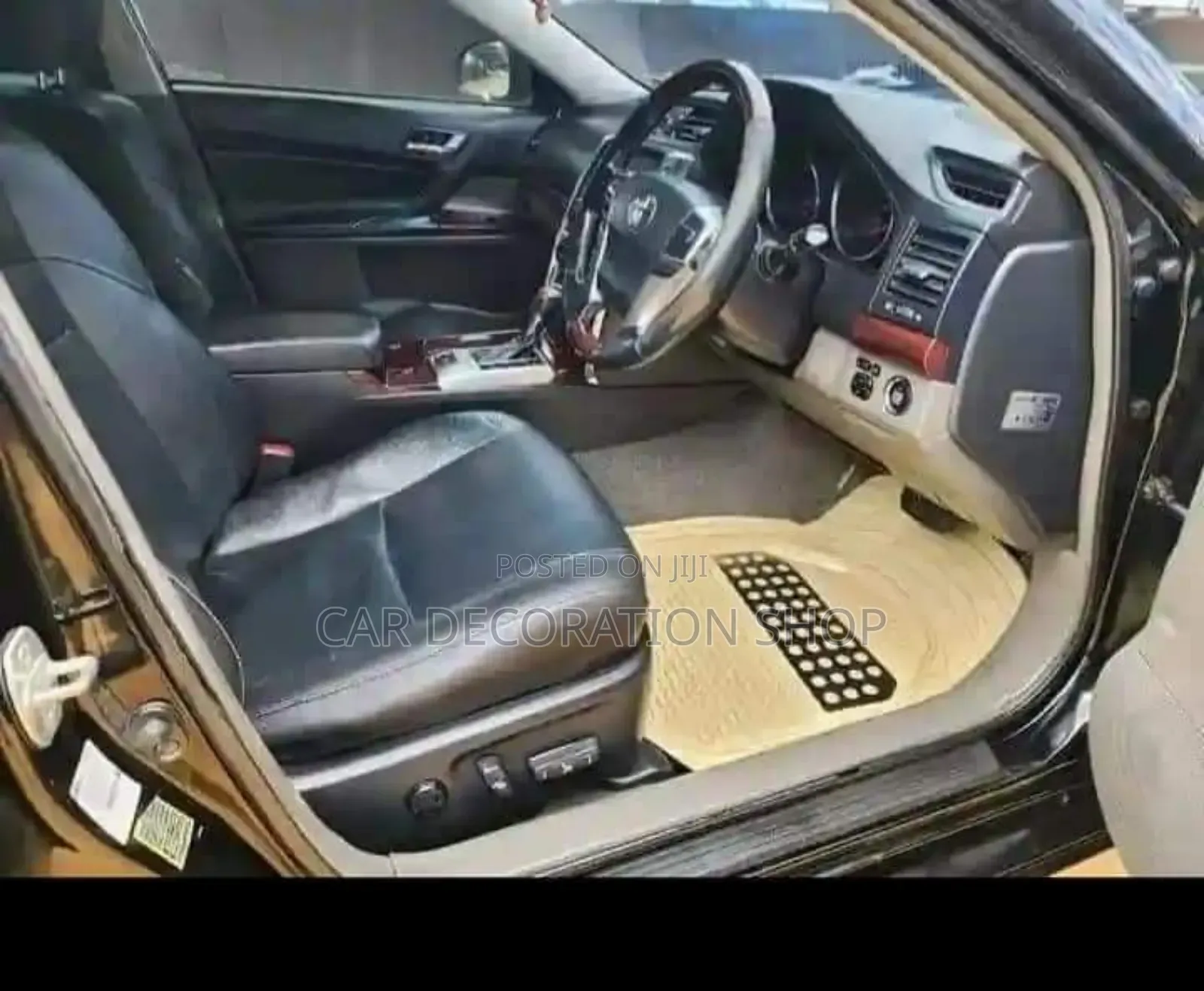 5 Seater Car Fitted With Baije Silver Patch Carpet Mats