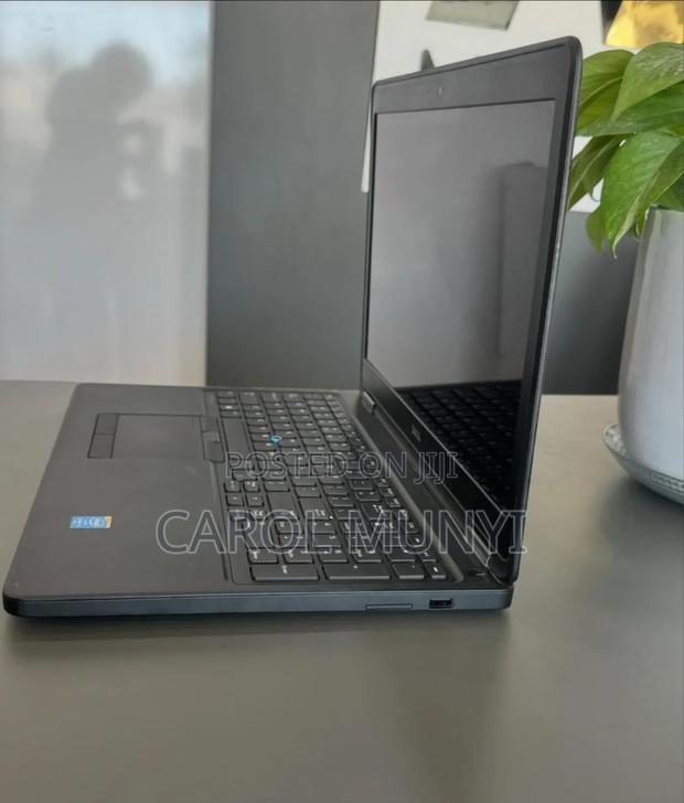New Laptop Dell Latitude E5550 8GB Intel Core I5 SSD 256GB - thumbnail 3