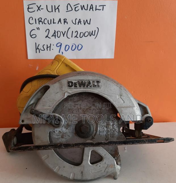 Dewalt 240v(1200w) Circular Saw - thumbnail 3